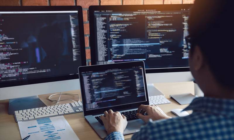 数据科学选型：R与Python如何赋能安义县网站建设？